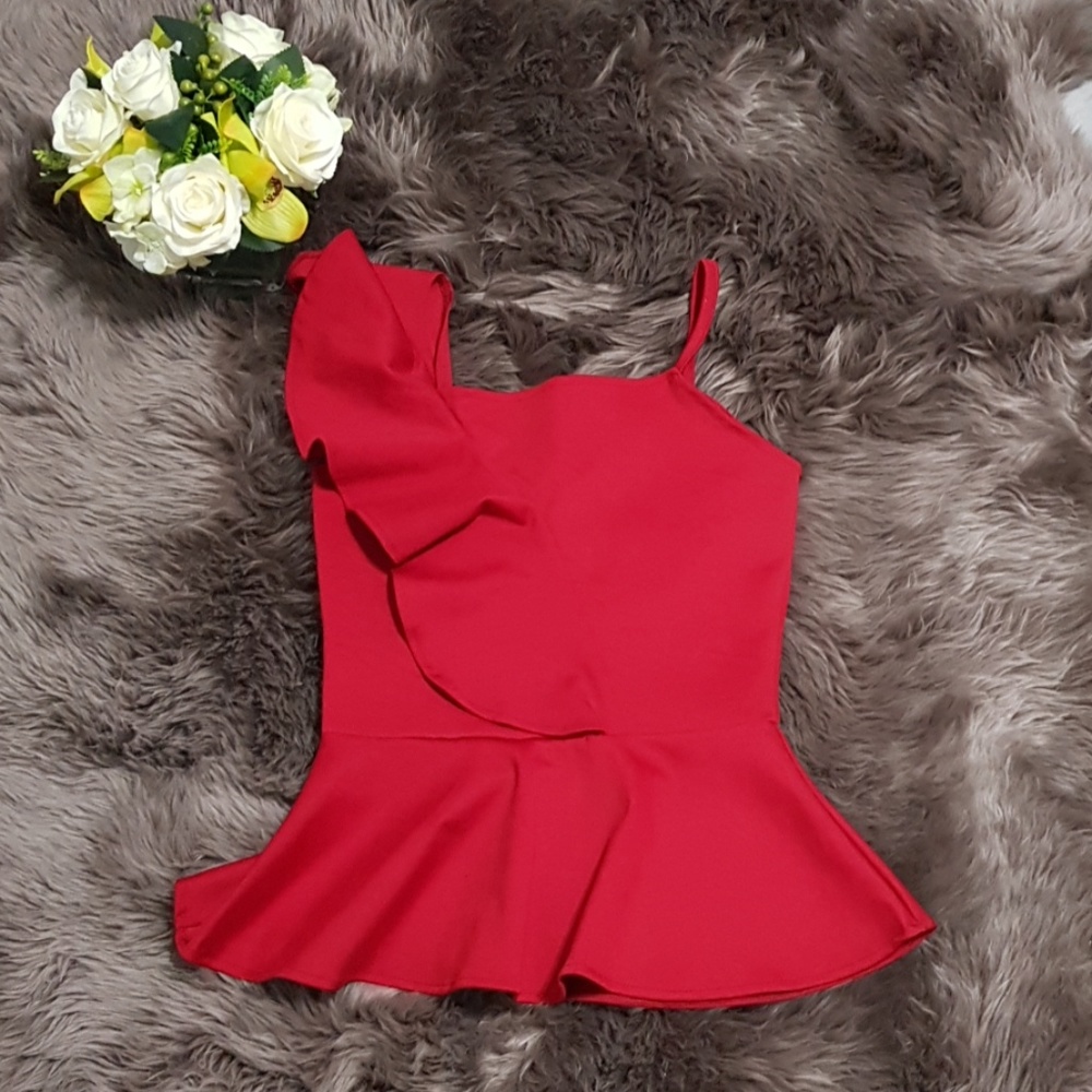 Red Peplum One Side Ruffle Top  ♥️
